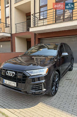 Внедорожник / Кроссовер Audi Q7 2020 в Киеве