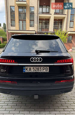 Внедорожник / Кроссовер Audi Q7 2020 в 