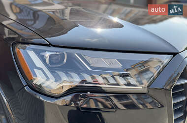 Внедорожник / Кроссовер Audi Q7 2020 в 