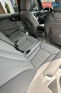 Внедорожник / Кроссовер Audi Q7 2018 в 