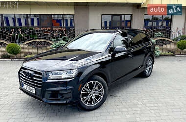 Внедорожник / Кроссовер Audi Q7 2016 в 