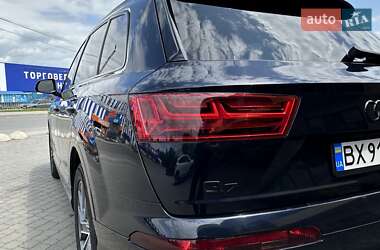Внедорожник / Кроссовер Audi Q7 2016 в 