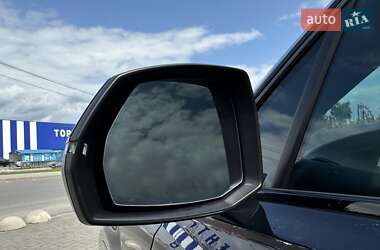 Внедорожник / Кроссовер Audi Q7 2016 в 