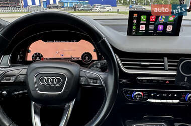 Внедорожник / Кроссовер Audi Q7 2016 в 