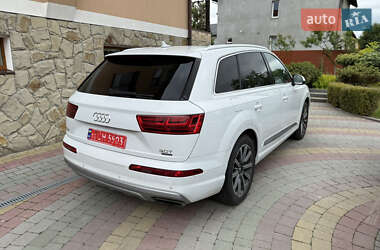 Внедорожник / Кроссовер Audi Q7 2016 в 