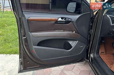 Внедорожник / Кроссовер Audi Q7 2010 в 
