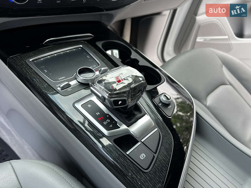 Внедорожник / Кроссовер Audi Q7 2018 в Днепре