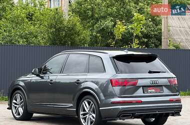 Позашляховик / Кросовер Audi Q7 2019 в 