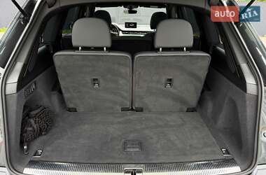 Позашляховик / Кросовер Audi Q7 2019 в 