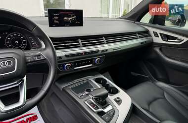 Позашляховик / Кросовер Audi Q7 2019 в 
