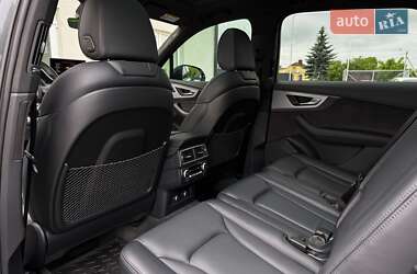 Позашляховик / Кросовер Audi Q7 2019 в 
