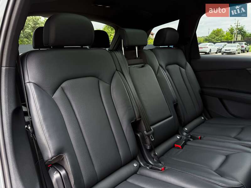 Внедорожник / Кроссовер Audi Q7 2019 в Луцке