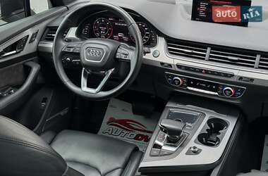 Позашляховик / Кросовер Audi Q7 2019 в 