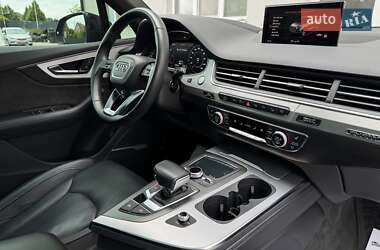 Позашляховик / Кросовер Audi Q7 2019 в 