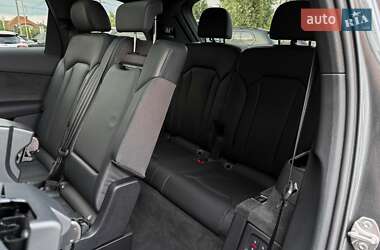 Позашляховик / Кросовер Audi Q7 2019 в 