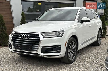 Внедорожник / Кроссовер Audi Q7 2016 в 