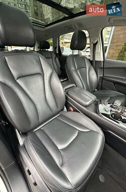 Внедорожник / Кроссовер Audi Q7 2016 в 