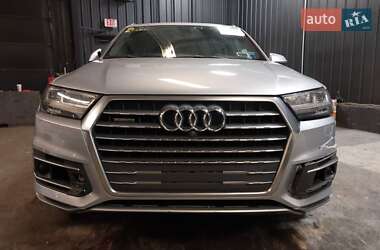 Позашляховик / Кросовер Audi Q7 2016 в 