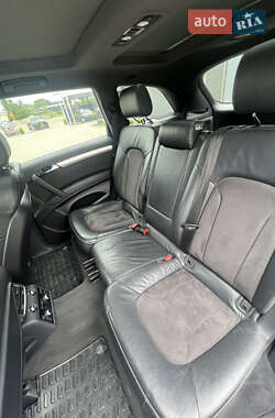 Позашляховик / Кросовер Audi Q7 2011 в 