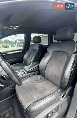 Позашляховик / Кросовер Audi Q7 2011 в 