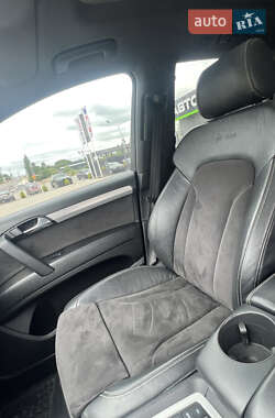 Позашляховик / Кросовер Audi Q7 2011 в 