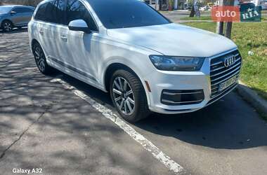Позашляховик / Кросовер Audi Q7 2017 в 