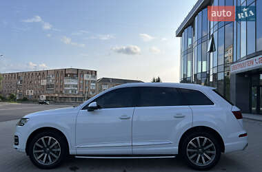 Позашляховик / Кросовер Audi Q7 2019 в 