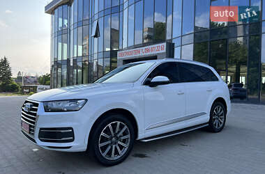 Позашляховик / Кросовер Audi Q7 2019 в 