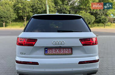 Позашляховик / Кросовер Audi Q7 2019 в 
