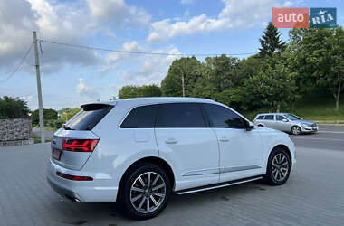 Позашляховик / Кросовер Audi Q7 2019 в 