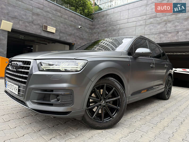 Внедорожник / Кроссовер Audi Q7 2016 в Киеве