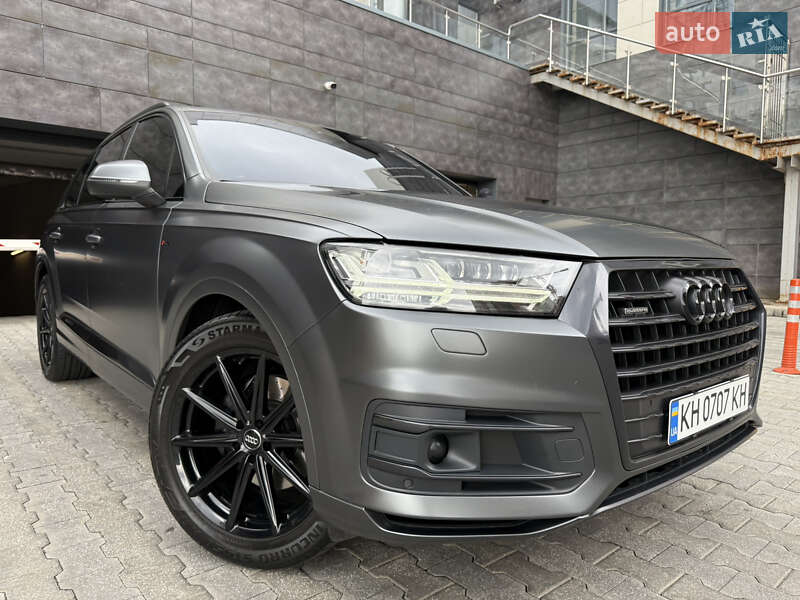 Внедорожник / Кроссовер Audi Q7 2016 в Киеве