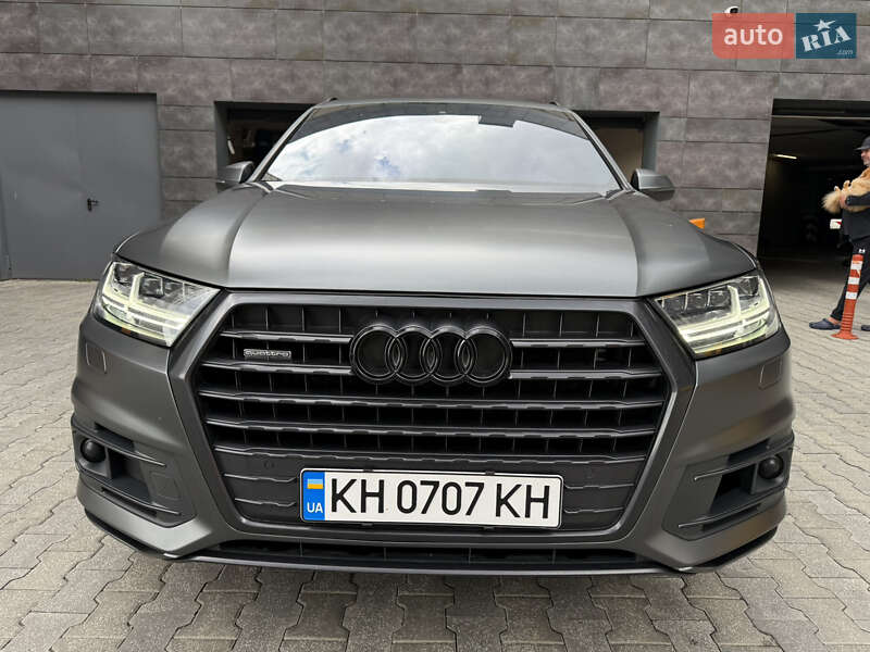Внедорожник / Кроссовер Audi Q7 2016 в Киеве