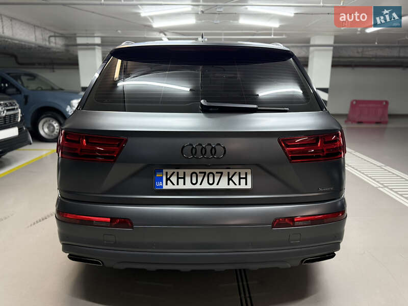 Внедорожник / Кроссовер Audi Q7 2016 в Киеве