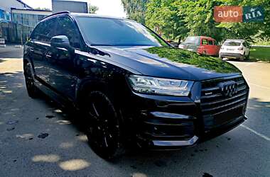 Внедорожник / Кроссовер Audi Q7 2017 в 