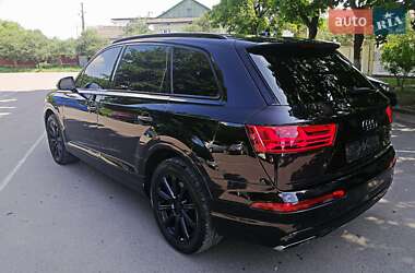 Внедорожник / Кроссовер Audi Q7 2017 в 