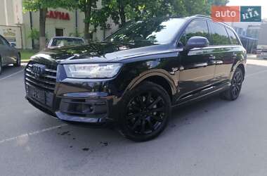 Внедорожник / Кроссовер Audi Q7 2017 в 