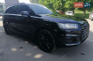 Внедорожник / Кроссовер Audi Q7 2017 в 
