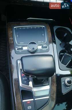 Внедорожник / Кроссовер Audi Q7 2017 в 