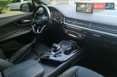 Внедорожник / Кроссовер Audi Q7 2017 в 