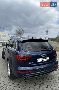 Позашляховик / Кросовер Audi Q7 2013 в 
