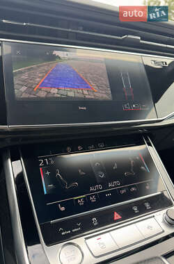 Позашляховик / Кросовер Audi Q7 2020 в 