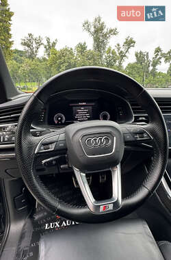 Позашляховик / Кросовер Audi Q7 2020 в 