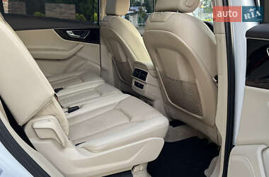 Внедорожник / Кроссовер Audi Q7 2017 в 