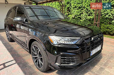 Внедорожник / Кроссовер Audi Q7 2021 в 