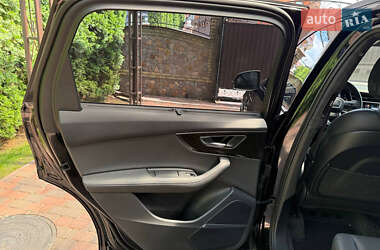 Внедорожник / Кроссовер Audi Q7 2021 в 