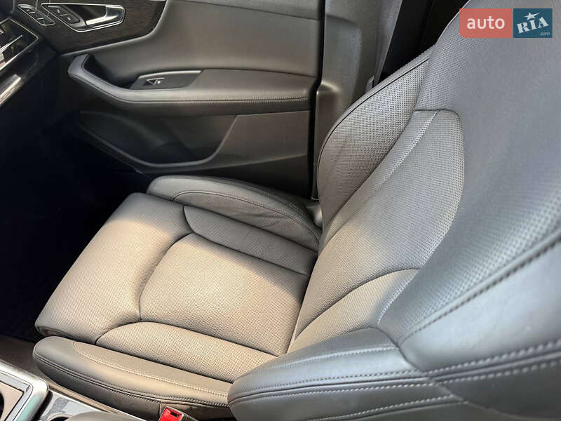Внедорожник / Кроссовер Audi Q7 2021 в Киеве
