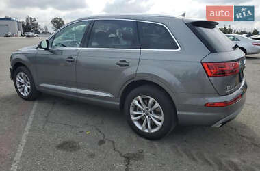 Внедорожник / Кроссовер Audi Q7 2017 в 