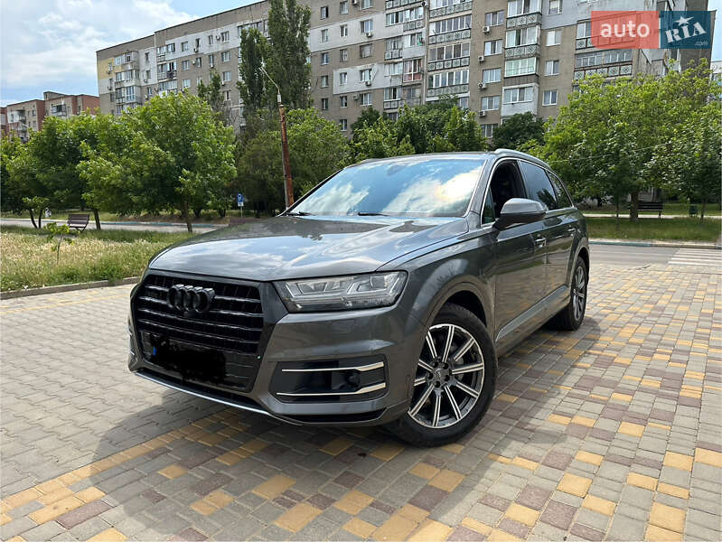 Внедорожник / Кроссовер Audi Q7 2019 в 