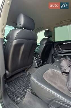 Внедорожник / Кроссовер Audi Q7 2010 в 